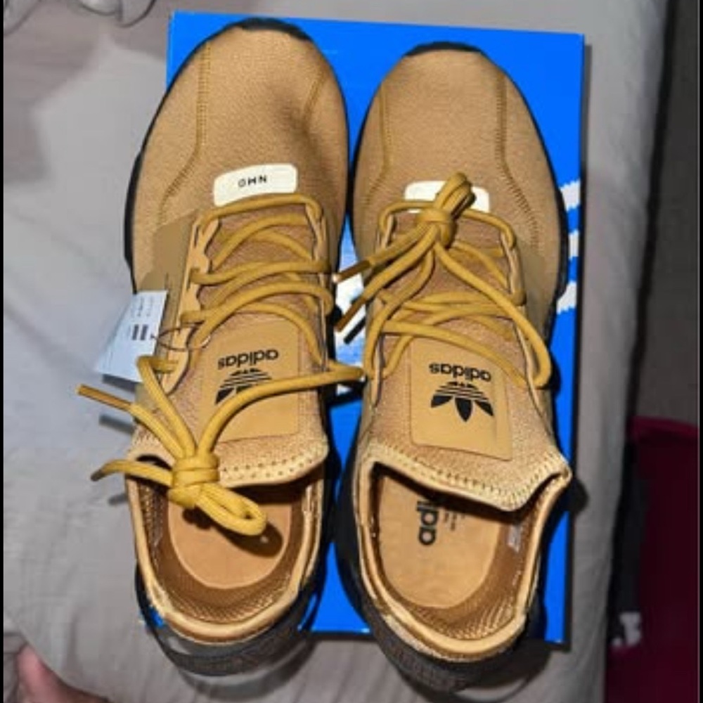 Adidas NMD R1.V2 - Picture 2 of 7